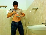 keizzers shower show with clothes on webcam